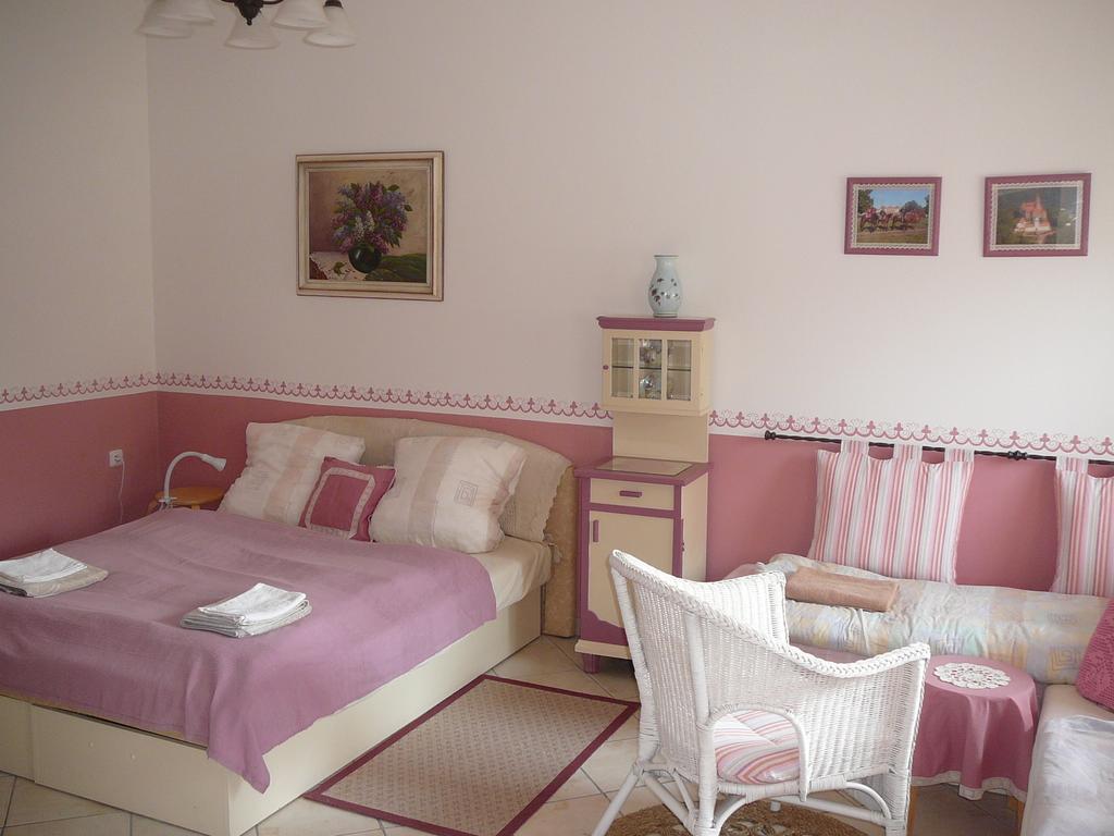 La Ferme De Sissi Apartment Smrzice Стая снимка